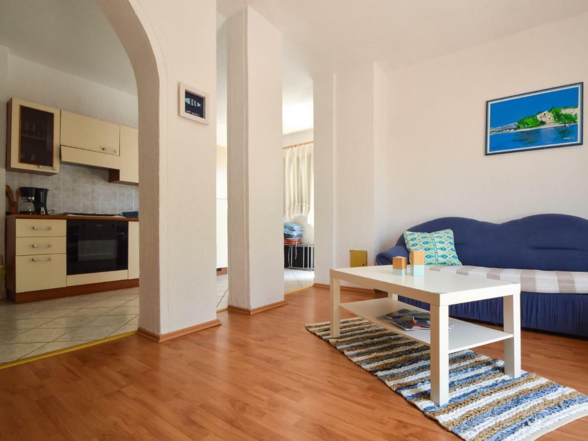 Apartment Mara-1 By Interhome Anić Eksteriør billede