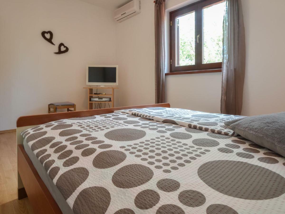 Apartment Mara-1 By Interhome Anić Eksteriør billede