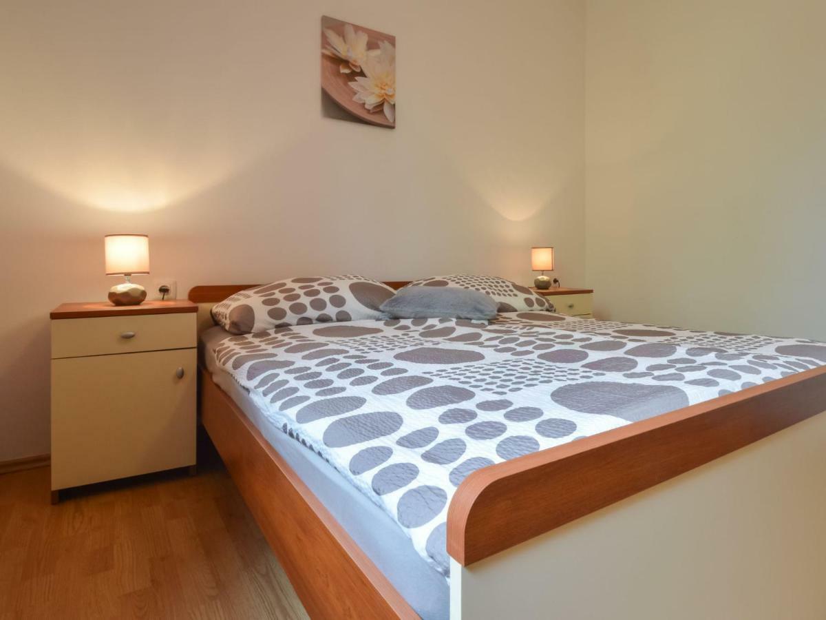 Apartment Mara-1 By Interhome Anić Eksteriør billede