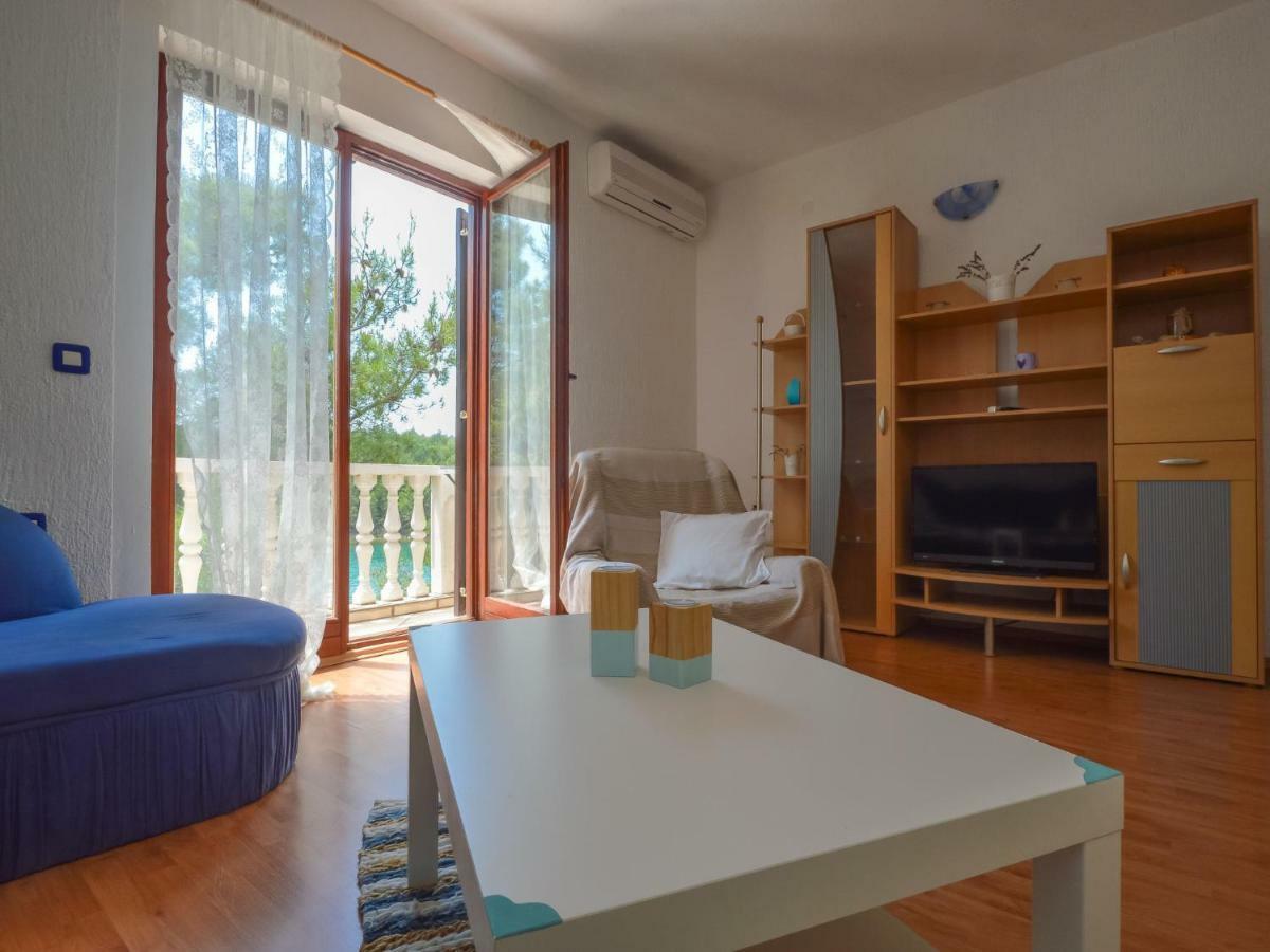Apartment Mara-1 By Interhome Anić Eksteriør billede